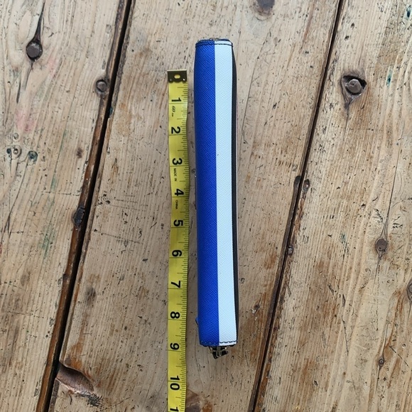 Kate Spade Wallet - Picture 4 of 10